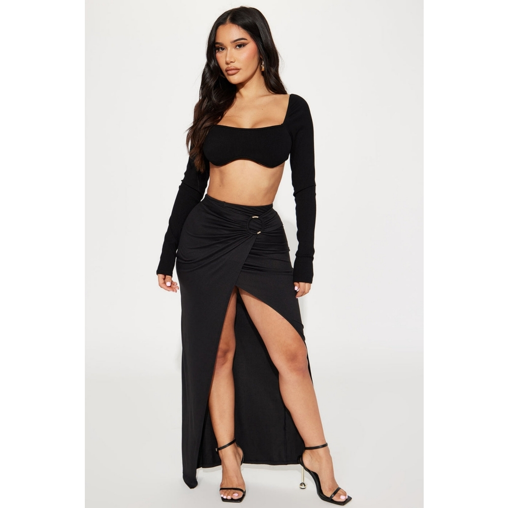 Meet You In The Sun Maxi Skirt Black Medium NWT